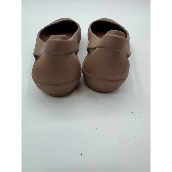 Crocs Sienna Brown/Bronze Flats With Closed Toe Size 9 - Picture 9 of 10